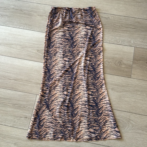 Jagger & Stone US 6 Sheer Cheetah Form Fitted Pencil Skirt - Picture 4 of 4